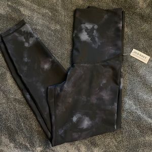 NWT Old Navy Maternity Postpartum Leggings Medium Black Tie-Dyed